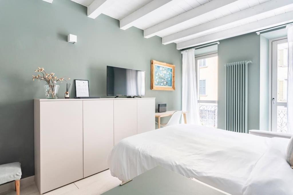 Bergamo Center Suite Mia - Modern & Green + Wifi Exterior photo